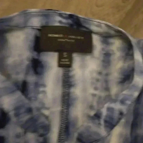 Women's shirt - Picture 4 of 7